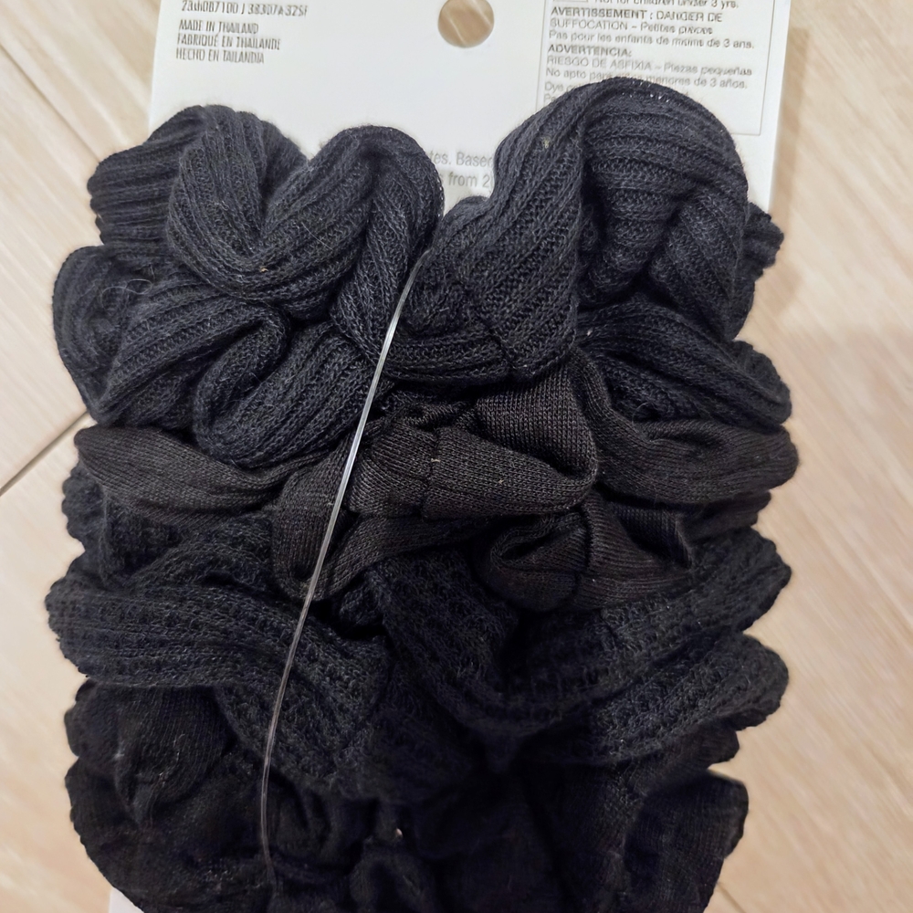 NWT SCUNCI Pack Of Eight 8 Elegant Black Hair Scrunchies Set